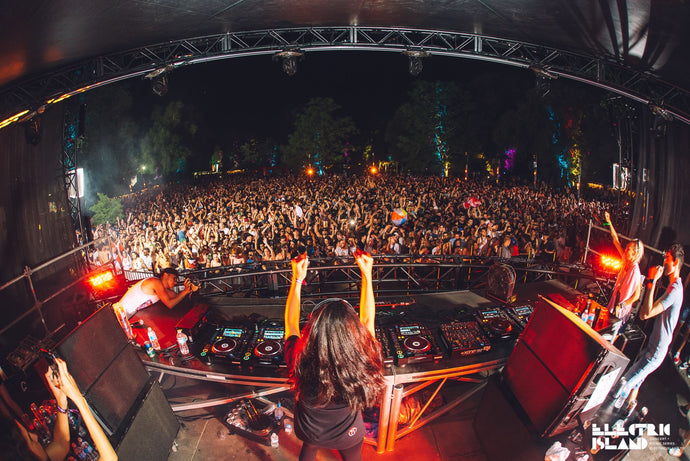 A GLORIOUSLY ELECTRIC CANADA DAY PARTY